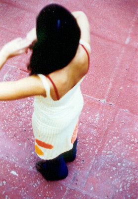 Vestido Huevitos. Diseño de Trol: marca española de moda sostenible con mucho Color.