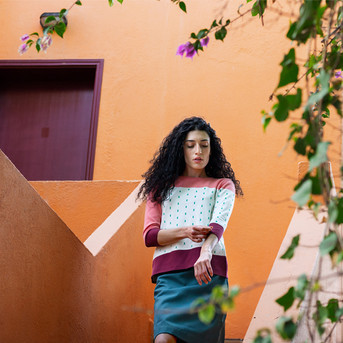 Jersey Topos. Diseño de Trol: marca española de moda sostenible con mucho Color.