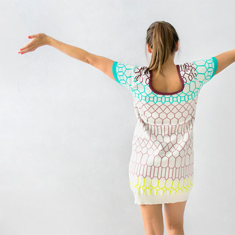Vestido Redes. Diseño de Trol: marca española de moda sostenible con mucho Color.